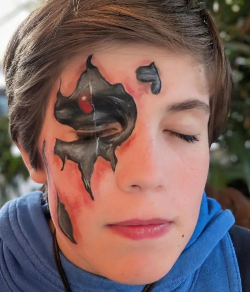 Maquillage artistique pour homme inspiré d’un robot Terminator